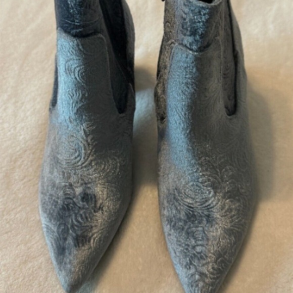 Women’s Alana by Matisse Gray Floral Jacquard Velvet Ankle Boots sz 7 - Picture 5 of 8